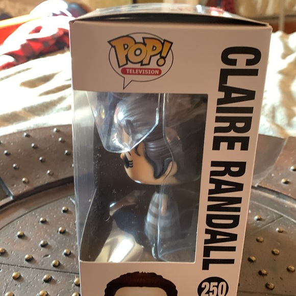 - Funko Pop Outlander Claire Randall Fraser VALUTED Figure - Picture 3 of 5